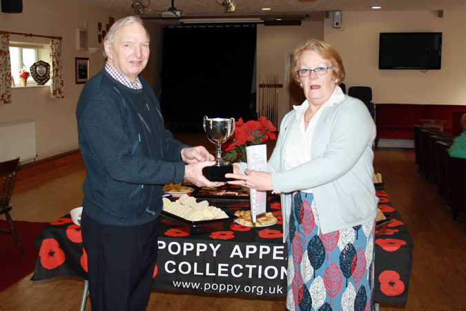  Colin Hayward and the poppy collection coordinator